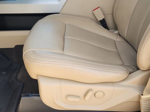 Used 2019 Ford F150 Lariat w/ Equipment Group 502A Luxury AWD/4WD image 24