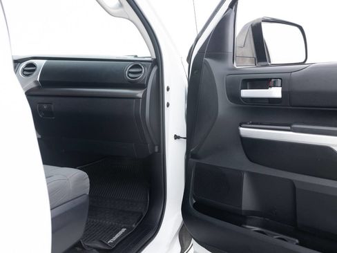 Used 2017 Toyota Tundra SR5 w/ SR5 Upgrade Package image 32