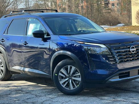 New 2026 Nissan Pathfinder SL AWD/4WD image 1
