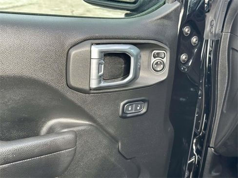 Certified 2023 Jeep Wrangler Willys image 15