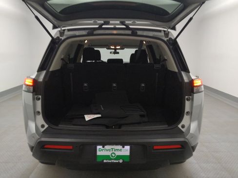 Used 2023 Nissan Pathfinder S image 29