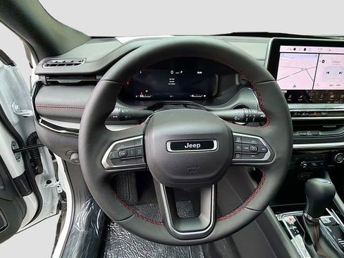 New 2026 Jeep Compass Trailhawk w/ Sun, Sound & Navigation Group AWD/4WD image 12