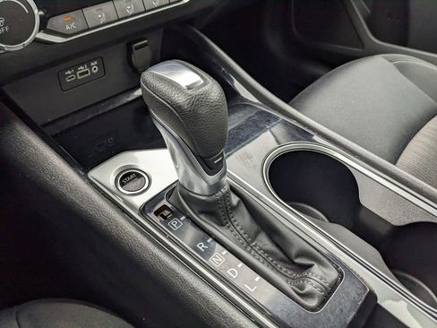 Used 2024 Nissan Altima 2.5 SV image 31