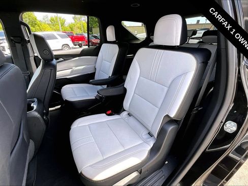 Used 2025 Chevrolet Traverse High Country FWD image 6