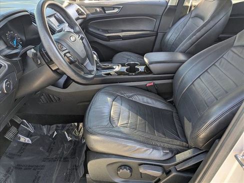 Used 2018 Ford Edge SE image 17