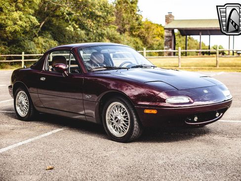 Used 1995 MAZDA MX-5 Miata M-Edition image 8