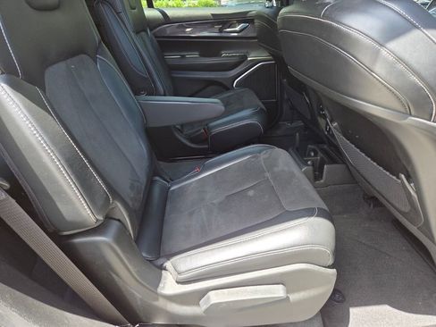 Used 2021 Jeep Grand Cherokee L Laredo AWD/4WD image 17