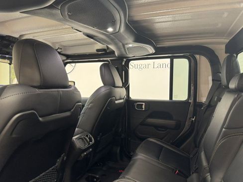 Used 2024 Jeep Gladiator Sport S image 13