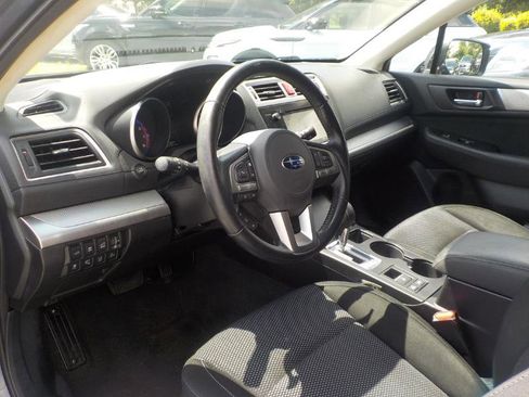 Used 2016 Subaru Outback 2.5i Premium image 12