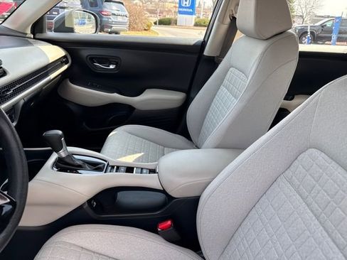 Used 2023 Honda HR-V LX image 13