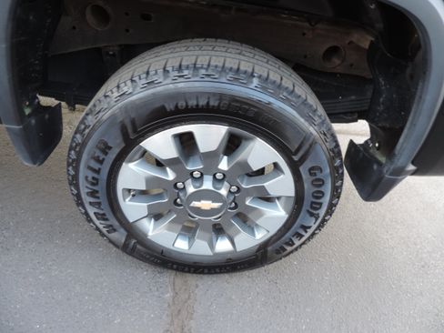 Used 2021 Chevrolet Silverado 2500 Custom w/ Custom Value Package image 24