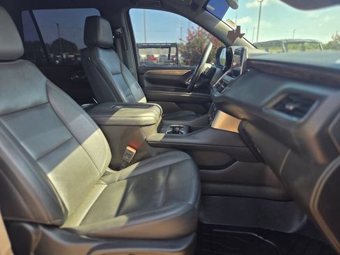 Used 2022 Chevrolet Tahoe Z71 w/ Luxury Package AWD/4WD image 10