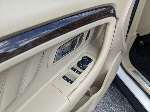 Used 2018 Ford Taurus Limited FWD image 20