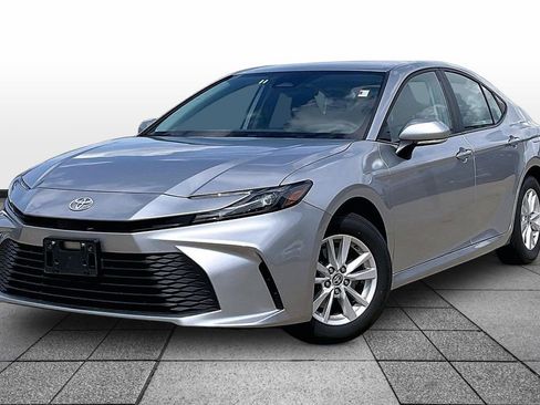 Used 2025 Toyota Camry LE FWD image 1
