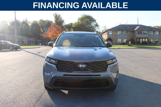 Used 2021 Kia Sorento S w/ Panoramic Sunroof Package AWD/4WD image 3