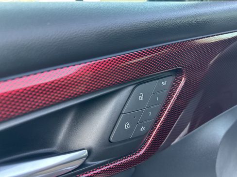 Used 2024 Chevrolet Traverse RS image 17