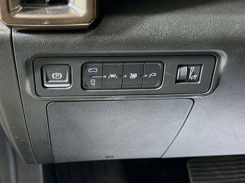 Used 2025 GMC Hummer EV 2X AWD/4WD image 10