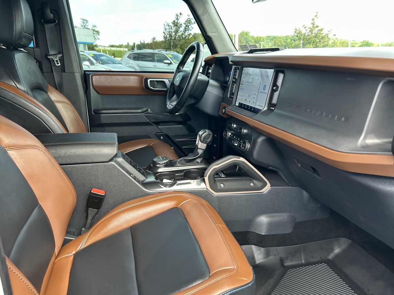 Used 2024 Ford Bronco Outer Banks AWD/4WD image 13