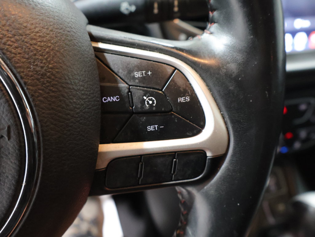 Used 2019 Jeep Compass Trailhawk AWD/4WD image 34