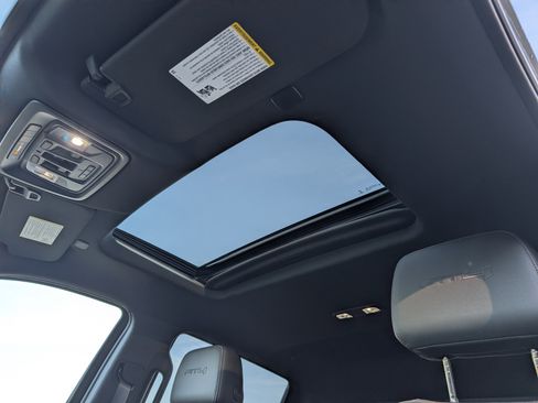 Used 2021 GMC Sierra 1500 AT4 w/ AT4 Premium Package image 15