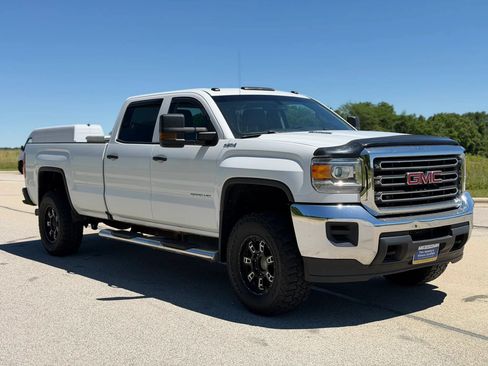Used 2016 GMC Sierra 2500 4x4 Crew Cab w/ Sierra Convenience Package image 3