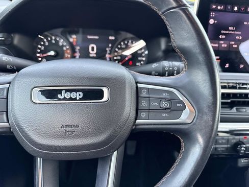 Used 2022 Jeep Compass Limited image 17