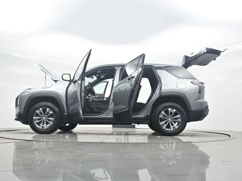 Used 2025 Chevrolet Equinox LT image 45