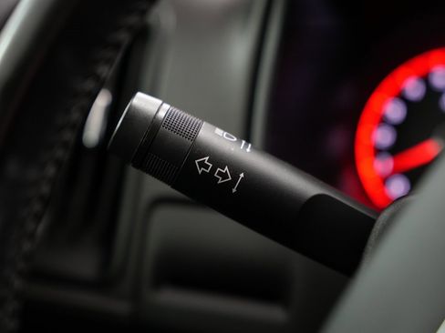 Used 2016 GMC Canyon SLT w/ Driver Alert Package image 14