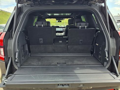 Used 2025 Ford Expedition Tremor image 12