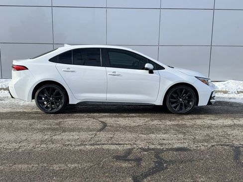 Certified 2025 Toyota Corolla SE image 32