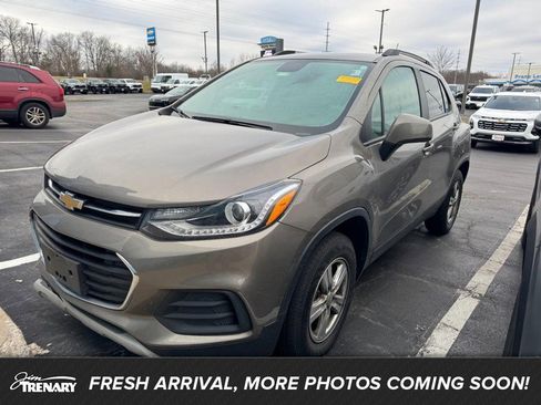 Used 2021 Chevrolet Trax LT w/ LT Convenience Package image 1