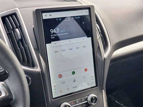 Used 2024 Ford Edge SEL w/ Convenience Package image 19