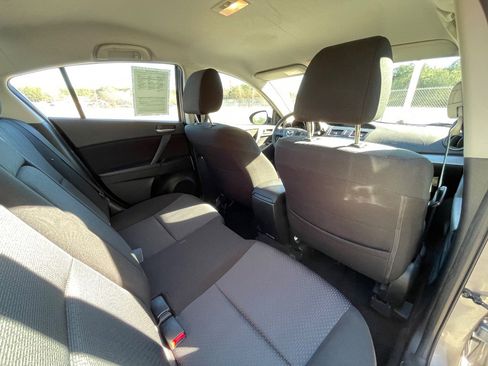 Used 2010 MAZDA MAZDA3 i Touring image 23