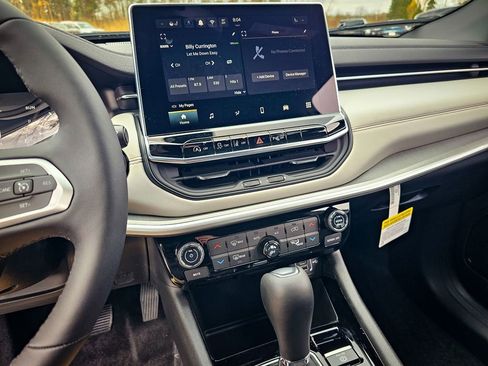 New 2026 Jeep Compass Limited image 21