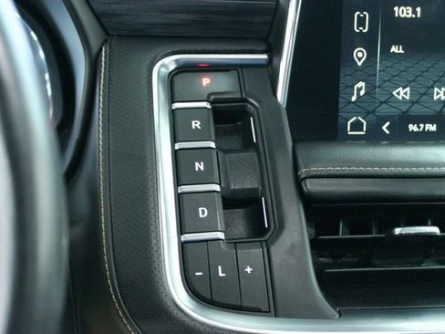 Used 2023 GMC Yukon XL SLT w/ SLT Luxury Package AWD/4WD image 20