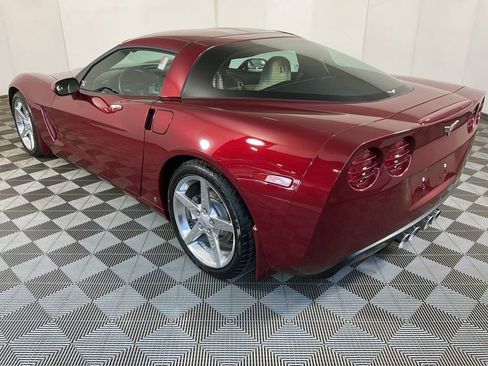 Used 2006 Chevrolet Corvette Coupe w/ Preferred Equipment Group RWD image 11