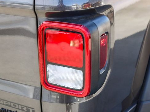 Used 2020 Jeep Gladiator Sport w/ Quick Order Package 24S AWD/4WD image 10