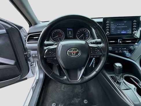 Used 2023 Toyota Camry SE FWD image 11