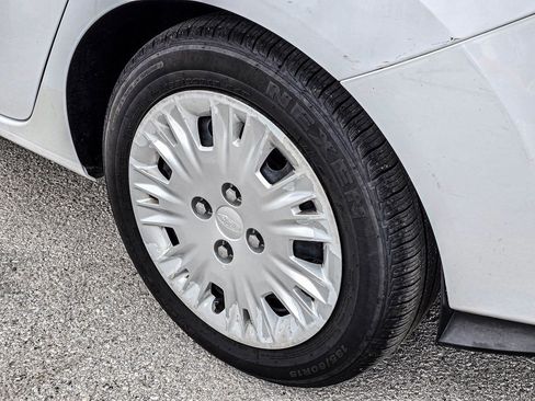 Used 2017 Ford Fiesta S image 9