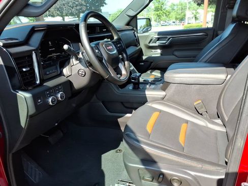 Used 2025 GMC Sierra 1500 AT4 w/ AT4 Premium Package AWD/4WD image 11