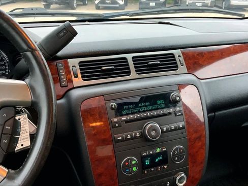 Used 2013 Chevrolet Tahoe LT w/ Texas Edition RWD image 5