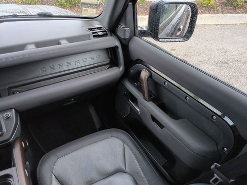 Used 2023 Land Rover Defender 110 X-Dynamic SE AWD/4WD image 17