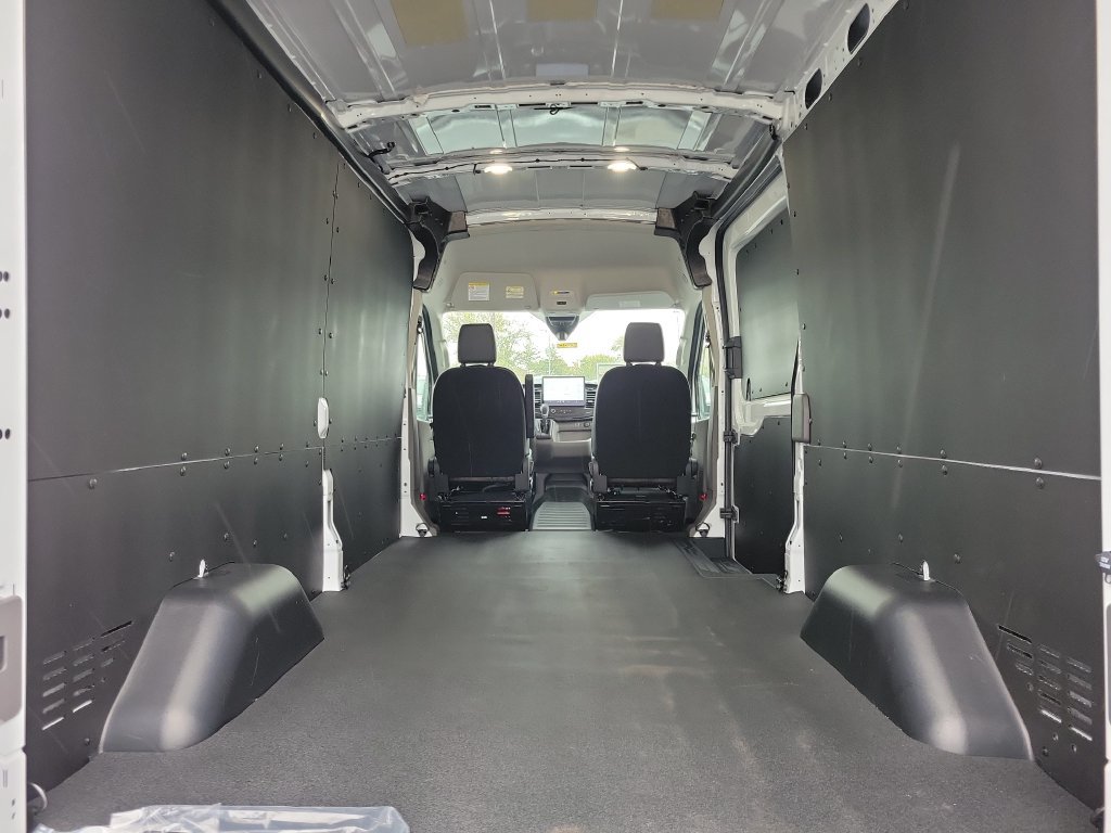 New 2026 Ford Transit 250 148 Medium Roof RWD image 13