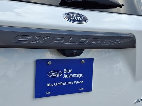 Certified 2023 Ford Explorer XLT w/ Equipment Group 202A AWD/4WD image 30