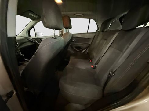 Used 2018 Chevrolet Trax LS image 23