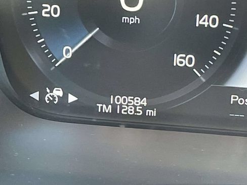 Used 2018 Volvo XC90 T6 Momentum w/ Convenience Package AWD/4WD image 21