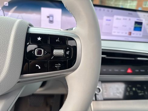 New 2026 Genesis GV70 2.5T Advanced image 16