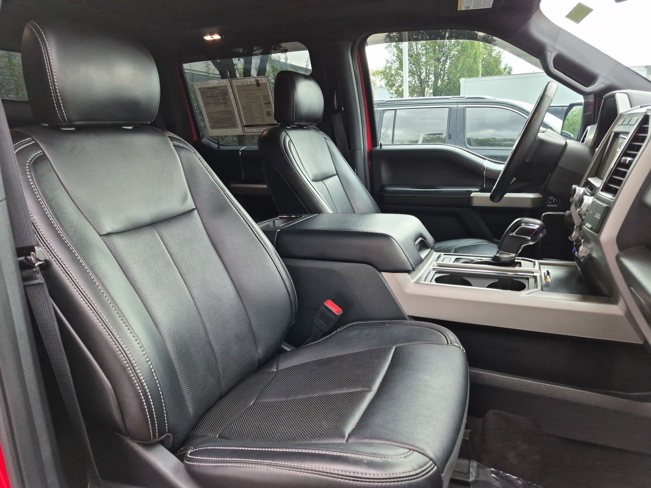 Used 2019 Ford F150 Lariat w/ Equipment Group 502A Luxury AWD/4WD image 30