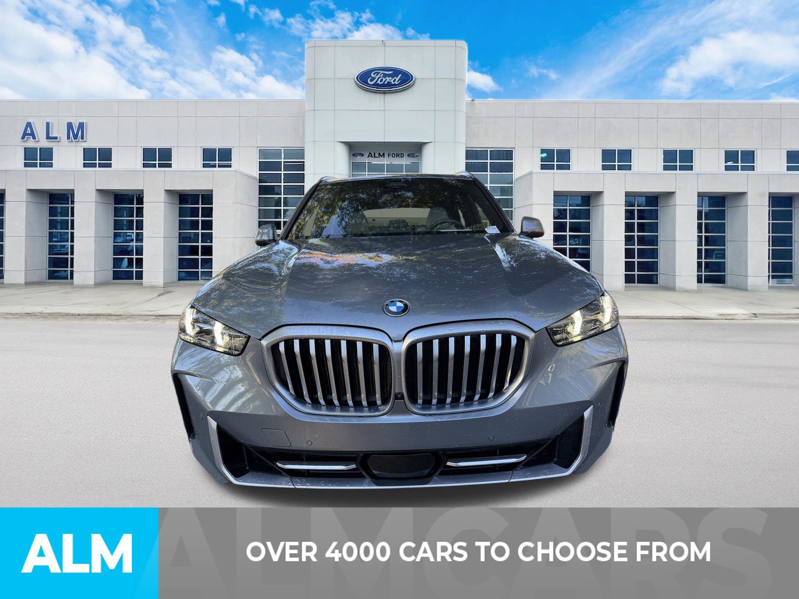 Used 2024 BMW X5 xDrive40i w/ Parking Assistance Package AWD/4WD image 2
