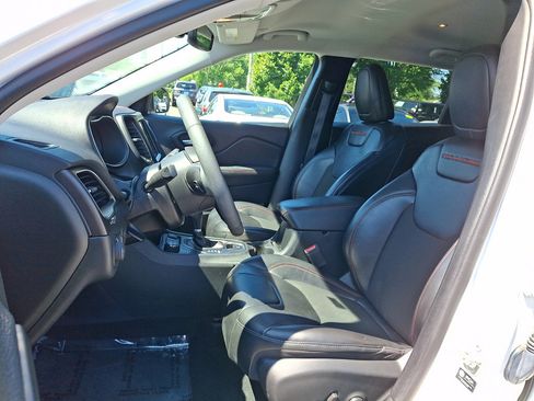 Used 2022 Jeep Cherokee Trailhawk w/ Comfort/Convenience Group AWD/4WD image 24